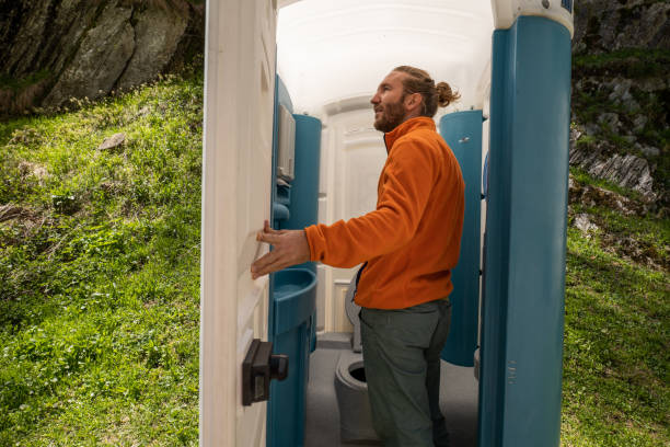 Portable bathroom rental in Williamsburg, FL